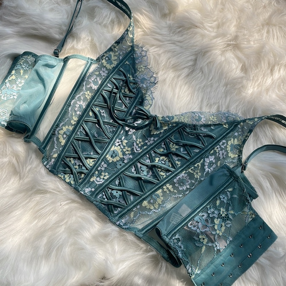 VS medium Corset